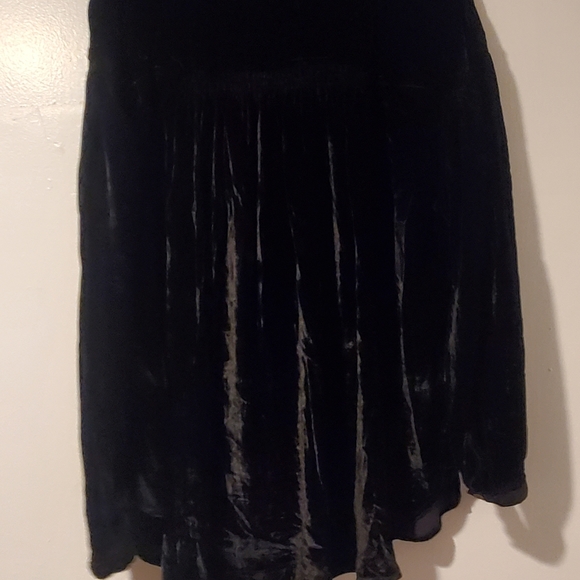 FREE PEOPLE La Luna Crushed Velvet Blouse - Picture 8 of 16